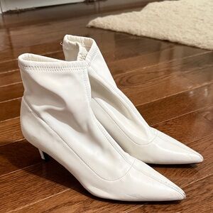 Forever 21 White Pointed Toe Kitten Heel Ankle Boots